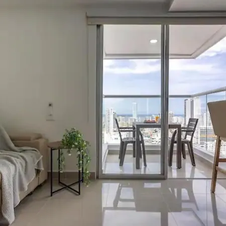 Apartamento Espectacular Duplex En Bocagrande Con Vista Al Mar Y La Bahia *